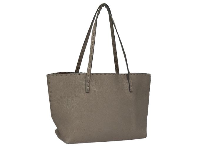 FENDI Celeria Handtasche aus Leder Silber Authentisch ep7070