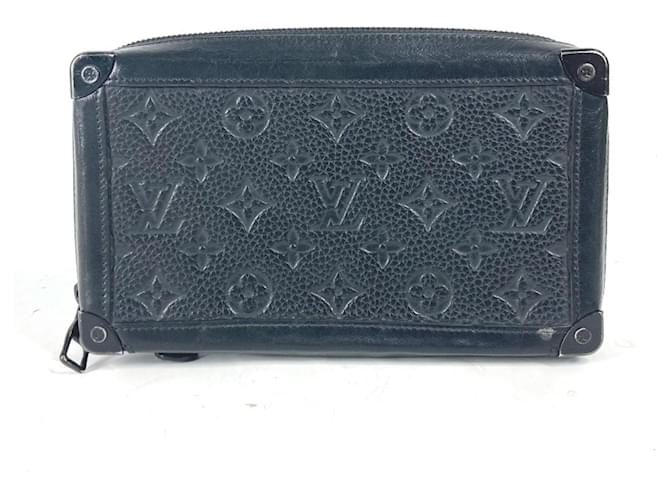 Mala Macia Louis Vuitton Preto Couro  ref.1929291