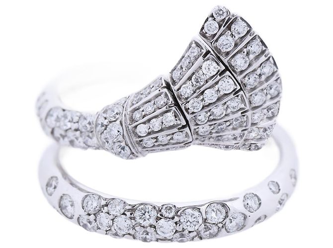 Bague en or blanc et diamants De Grisogono, taille 52 Doré