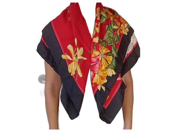 Valentino Garavani Foulard