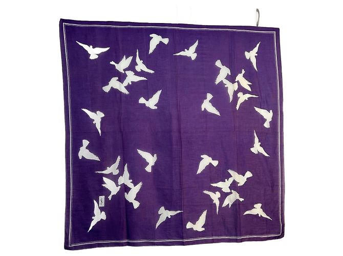 Lenço Yves Saint Laurent de algodão branco e roxo com pombas
