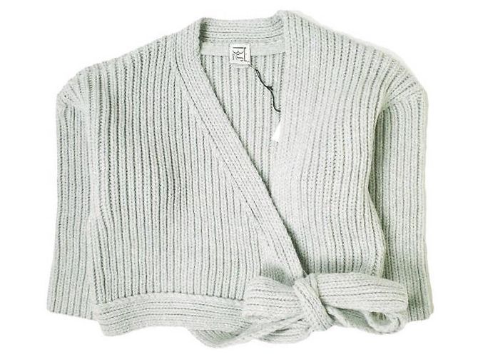 Autre Marque Baserange MEA WRAP Strickjacke aus recycelter Wolle Grau