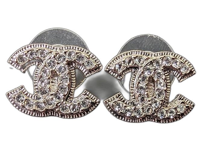 Chanel CC A12V Logo Classique Intemporel Boîte à Boucles d'Oreilles en Cristal SHW CocoMark Argenté