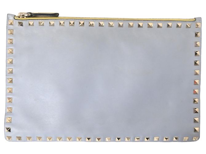 Valentino Garavani Clutch con zip Valentino Rockstud in pelle blu chiaro