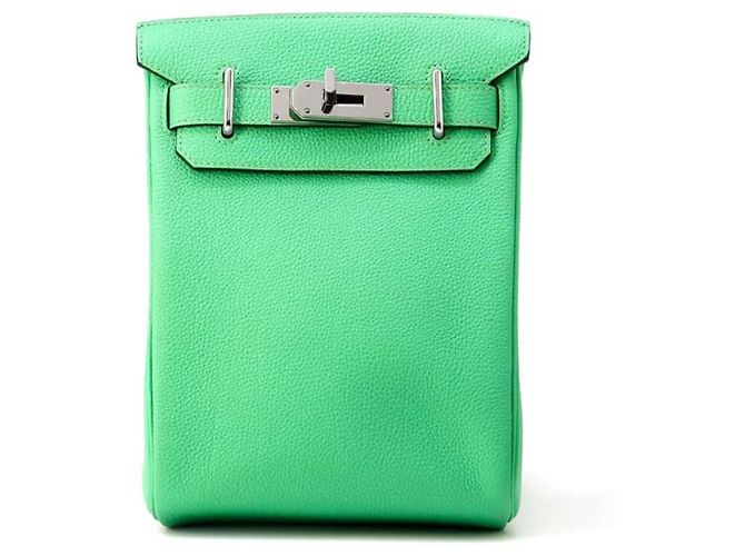 Hermès Sac à dos Hermes Kelly Akkad PM Vert Comic Togo Vert clair