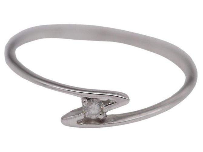 Autre Marque Solitärring aus Weißgold mit Diamantzentrum Silber