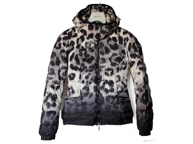 Giacca Moncler Saby in Piuma Nero e Bianco