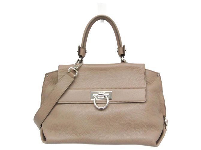 Bolsa Medium Sophia Gancini da Salvatore Ferragamo Bege