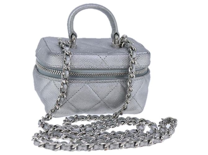 CHANEL Bolsa Matelassé em Couro Caviar 2way Prata CC Auth bs21131