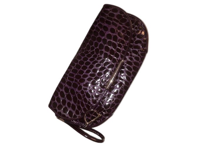 Christian Dior Clutch de charol con estampado de cocodrilo morado Dior Morado oscuro