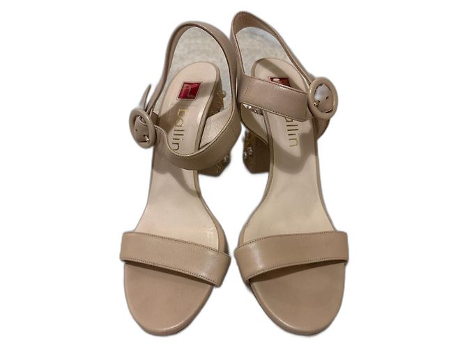Ballin Sandalen Creme Leder Perlenabsatz