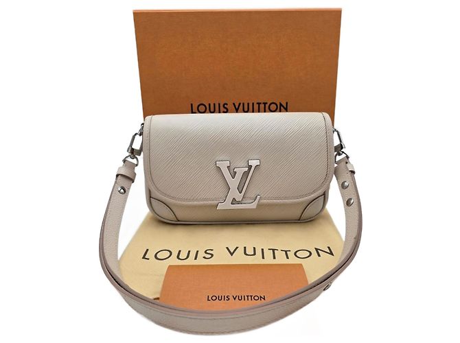 Bolsa Louis Vuitton Buci em Epi Marfim Creme