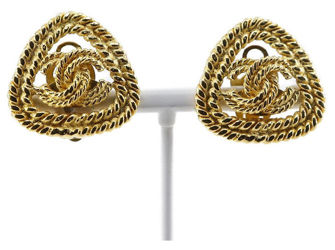 Ohrringe aus vergoldetem Material mit dem Coco-Logo von Chanel Golden