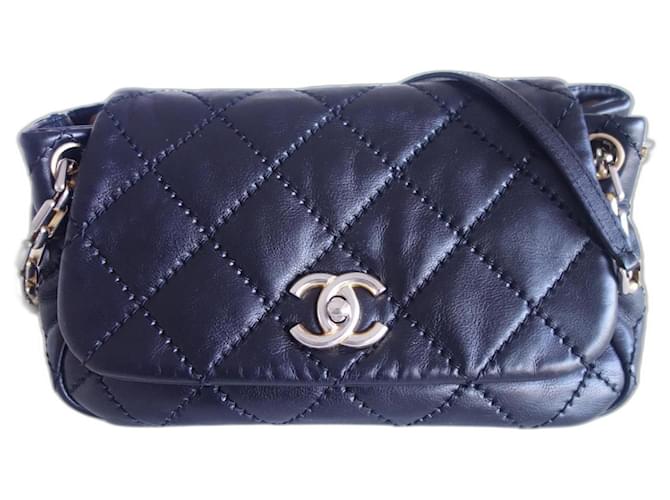 Timeless Black Chanel flap bag Leather  ref.1965023
