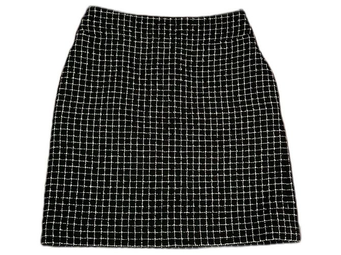 Saia mini lápis de tweed Chanel Preto Branco