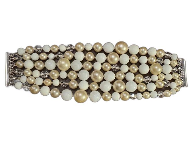 Bracelete Chanel de Seis Fileiras de Pérolas Branco Bege Fora de branco