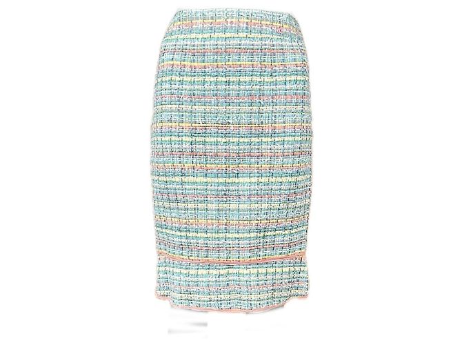Chanel Jupe en tweed pastel à 6K$ Multicolore