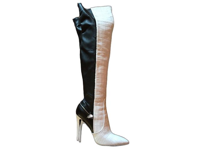 Botas John Richmond de cuero negro
