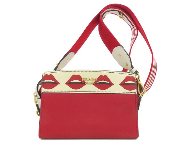 Prada Esplanade
