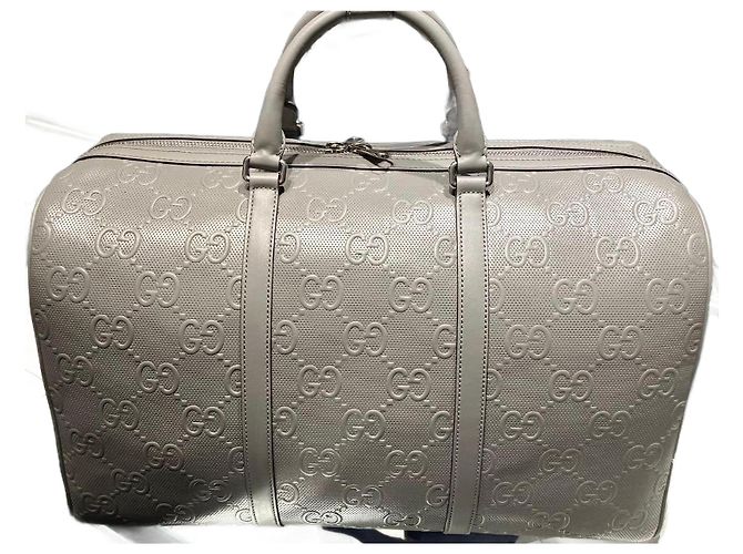 Gucci Model 2022 love parade. Grey