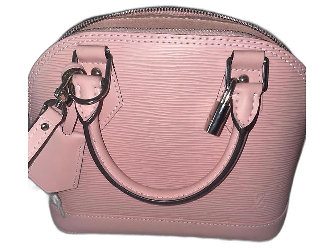 Bolsa Louis Vuitton Alma BB em couro epi rosa