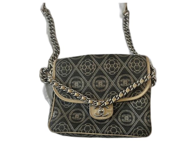 Timeless Chanel Handtasche aus Leder dunkelgrau Kamelie Anthrazitgrau