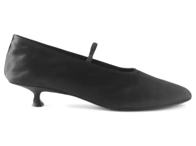 The Row Ballettschuhe aus schwarzem Satin mit Kitten Heel