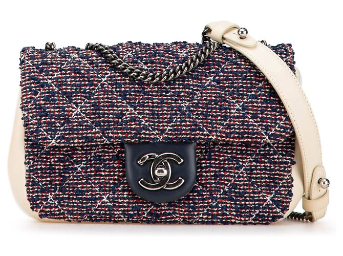 Chanel Blau Mini Rechteckige Tweed Einfache Klappe Roh
