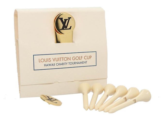 LOUIS VUITTON Golf Pin Metall Gold LV Auth 110017 Golden