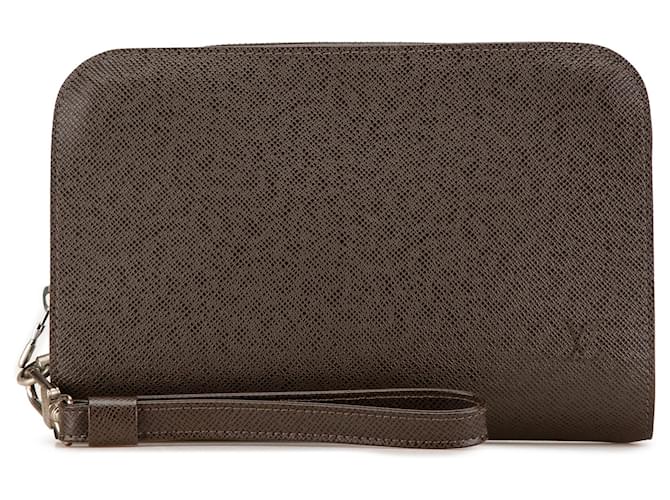 Pochette Baikal em Taiga marrom Louis Vuitton Castanho escuro Couro  ref.1991015