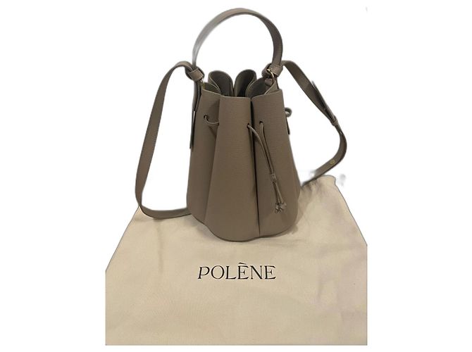 Bolsa Polène Número Oito em couro taupe