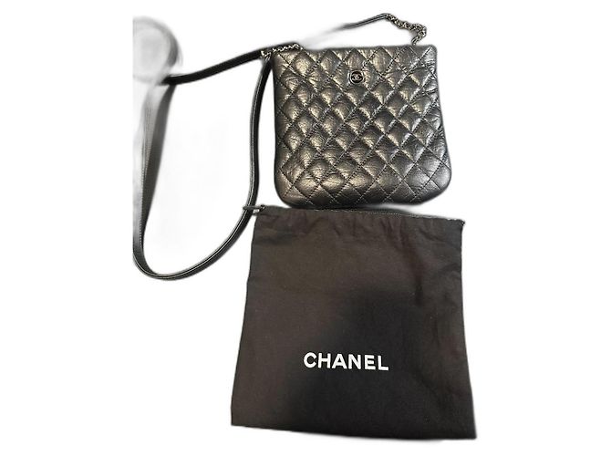 Borsa a tracolla Chanel uniforme nera Nero