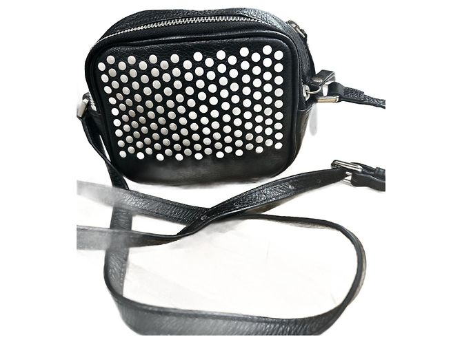 Borsa a tracolla Burberry in pelle nera con borchie argentate Nero