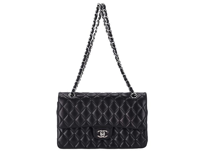 Timeless Chanel Classic Medium Double Flap Shoulder Bag in Black Lamb Leather