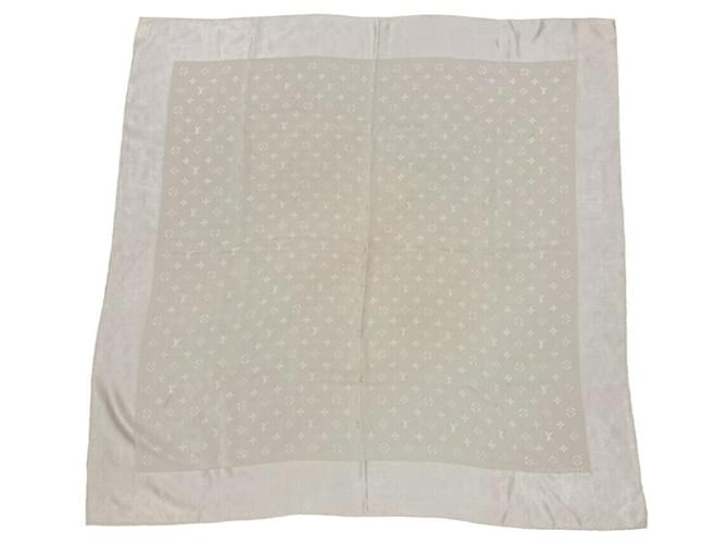 Louis Vuitton Beige Silk  ref.2000583