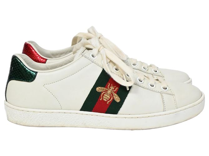 Tênis Gucci Ace com abelha em couro branco Cru