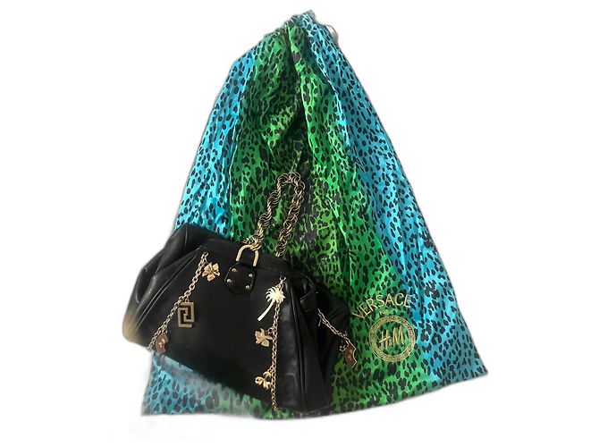 Pochette Versace For H&M en cuir noir avec chaînes dorées