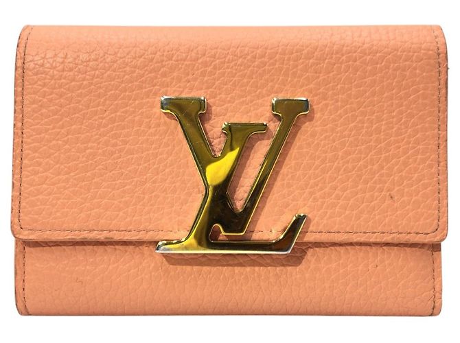 Louis Vuitton Capucines Leather Wallet M82149 Beige
