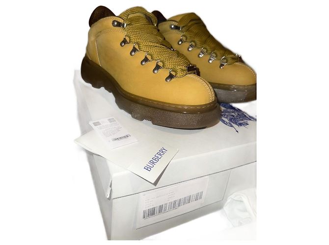 Burberry Stringate Cammello Pelle