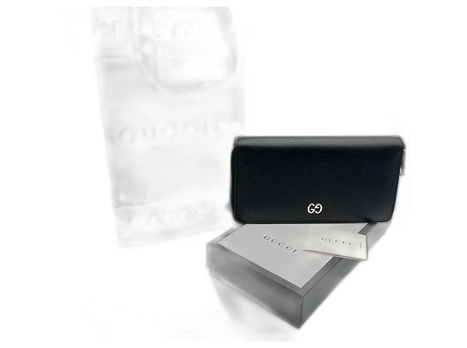 Gucci Black Grained Leather Wallet with Silver GG Initials