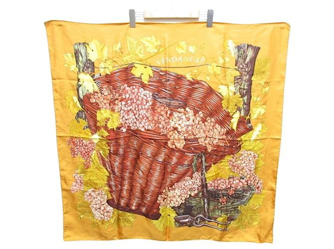 Hermès Carré 90 Multiple colors Silk  ref.2012806