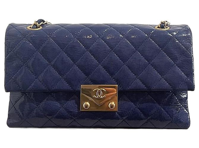 CHANEL Handtaschen T. Lackleder Blau