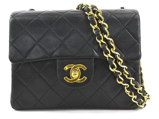 Bolsa de ombro de couro de cordeiro preto Chanel