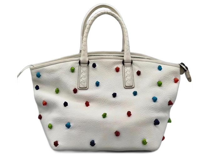 Knot Bottega Veneta Bolsa de bolinhas com nó em couro de bezerro granulado Branco