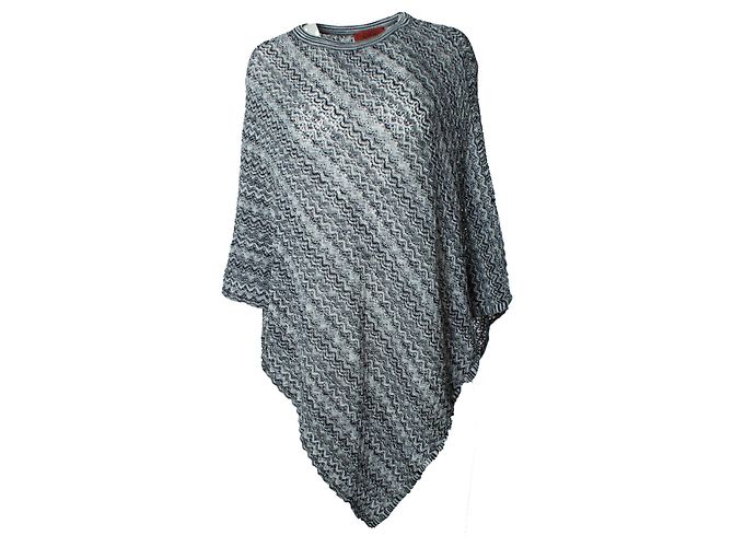 Poncho tecido em zigzag preto e branco da Missoni