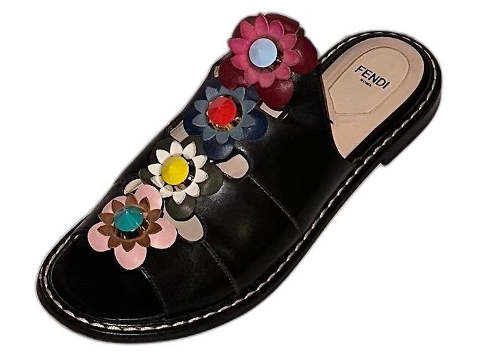 Fendi Elegant sandal size 39 Black
