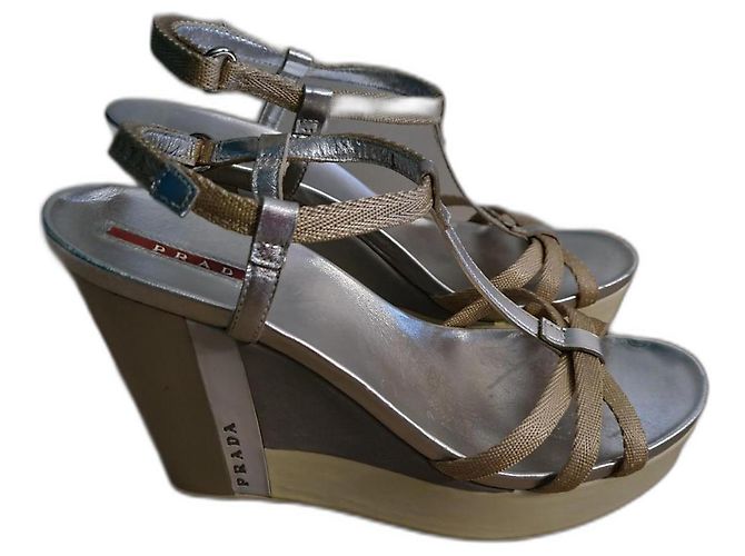 Sandali Prada con zecca in pelle Argento Beige Grigio 39.5