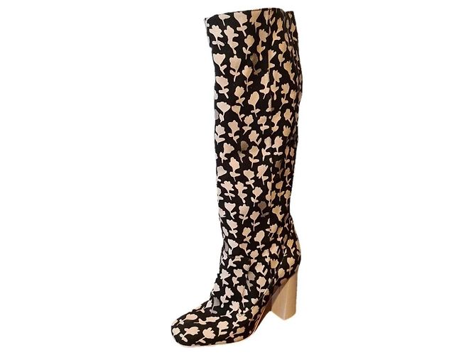 Botas Max Mara de pele pretas e eggshell Preto Fora de branco