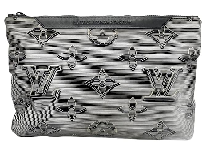 Louis Vuitton 2054 Reversible Pochette M68777 Black Leather Nylon  ref.2030204