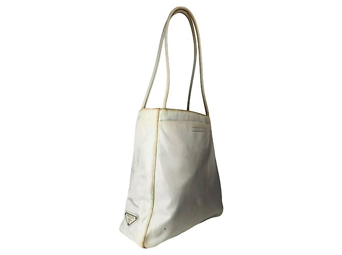 Prada Re-Edition 2005 Zip weiße Polyester-Handtasche